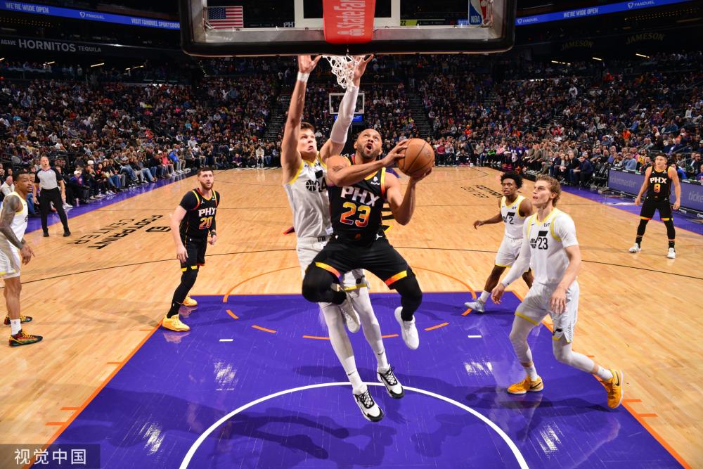 神仙打架！湖人雷霆首节合砍86分+16三分 已有4人得分上双