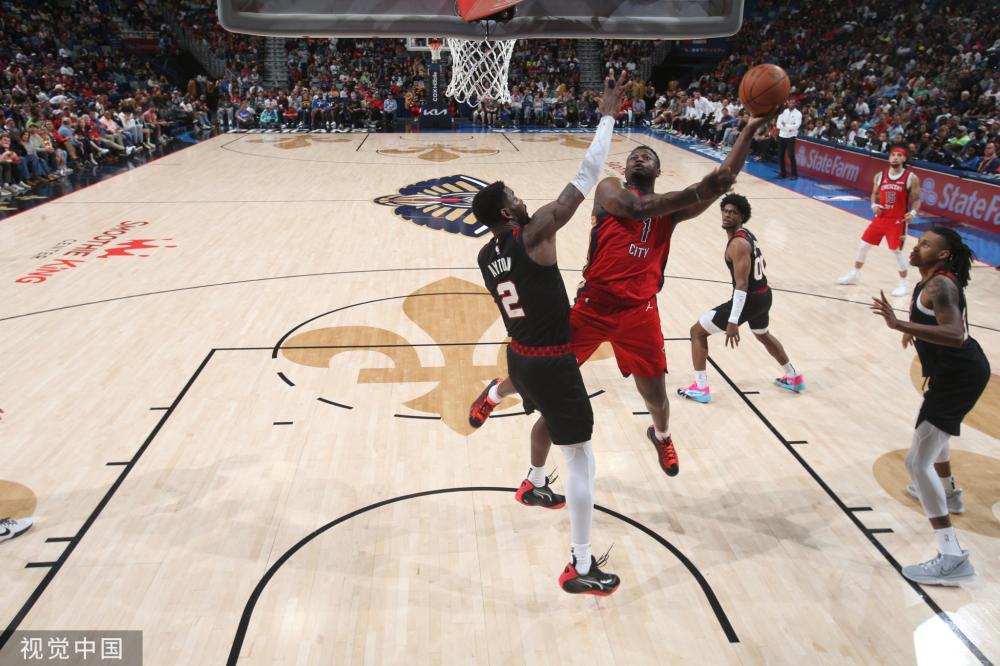 一位年轻球 一位年轻球